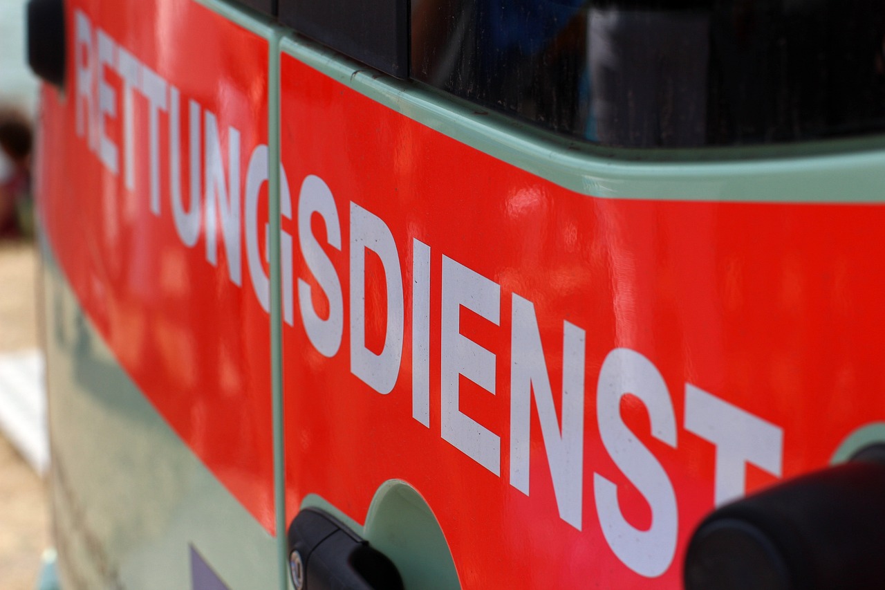 Emergency medical transport vehicle